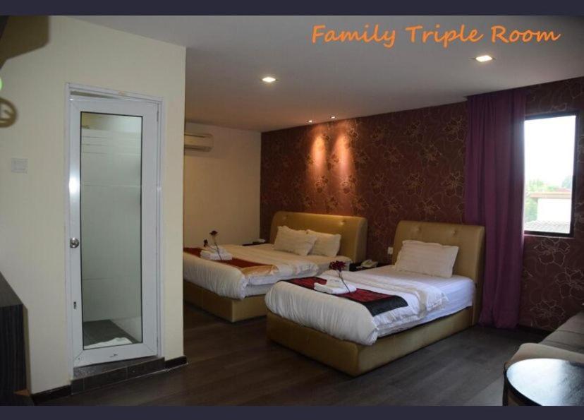 I Garden Hotel ايبوه المظهر الخارجي الصورة