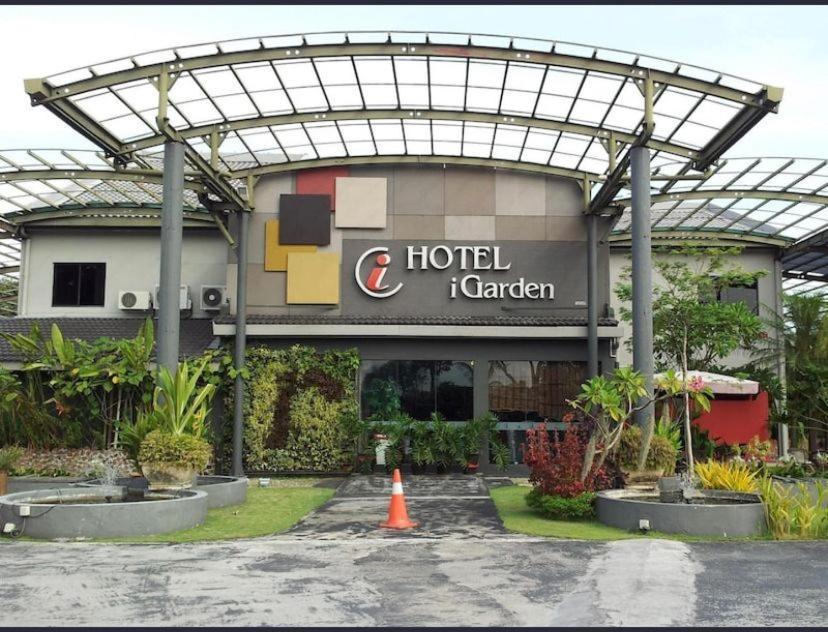 I Garden Hotel ايبوه المظهر الخارجي الصورة