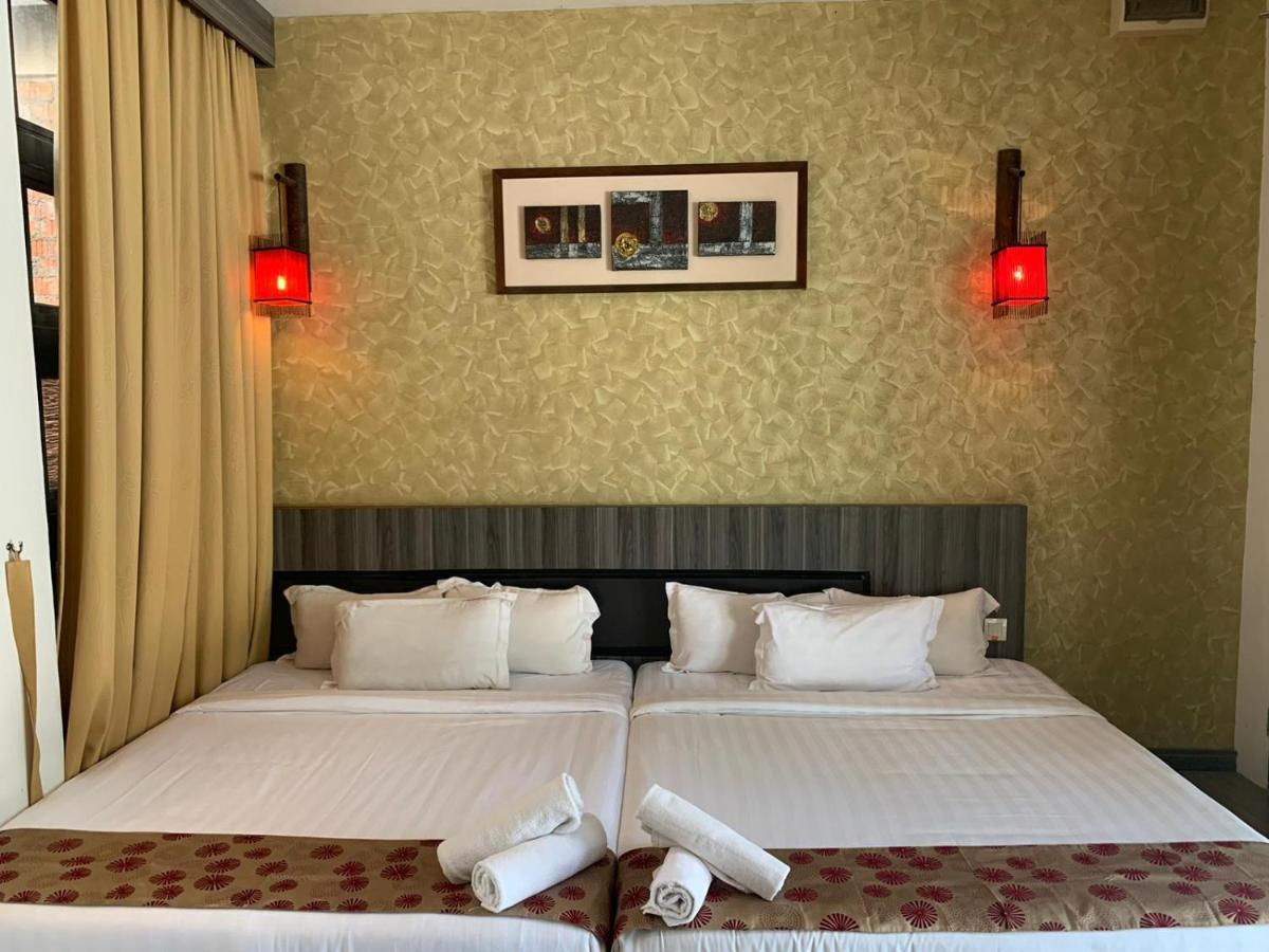 I Garden Hotel ايبوه المظهر الخارجي الصورة