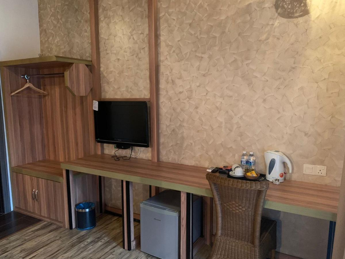 I Garden Hotel ايبوه المظهر الخارجي الصورة