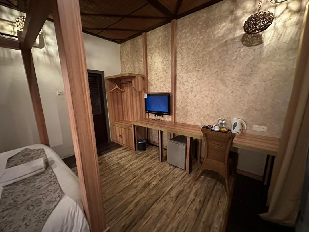I Garden Hotel ايبوه المظهر الخارجي الصورة