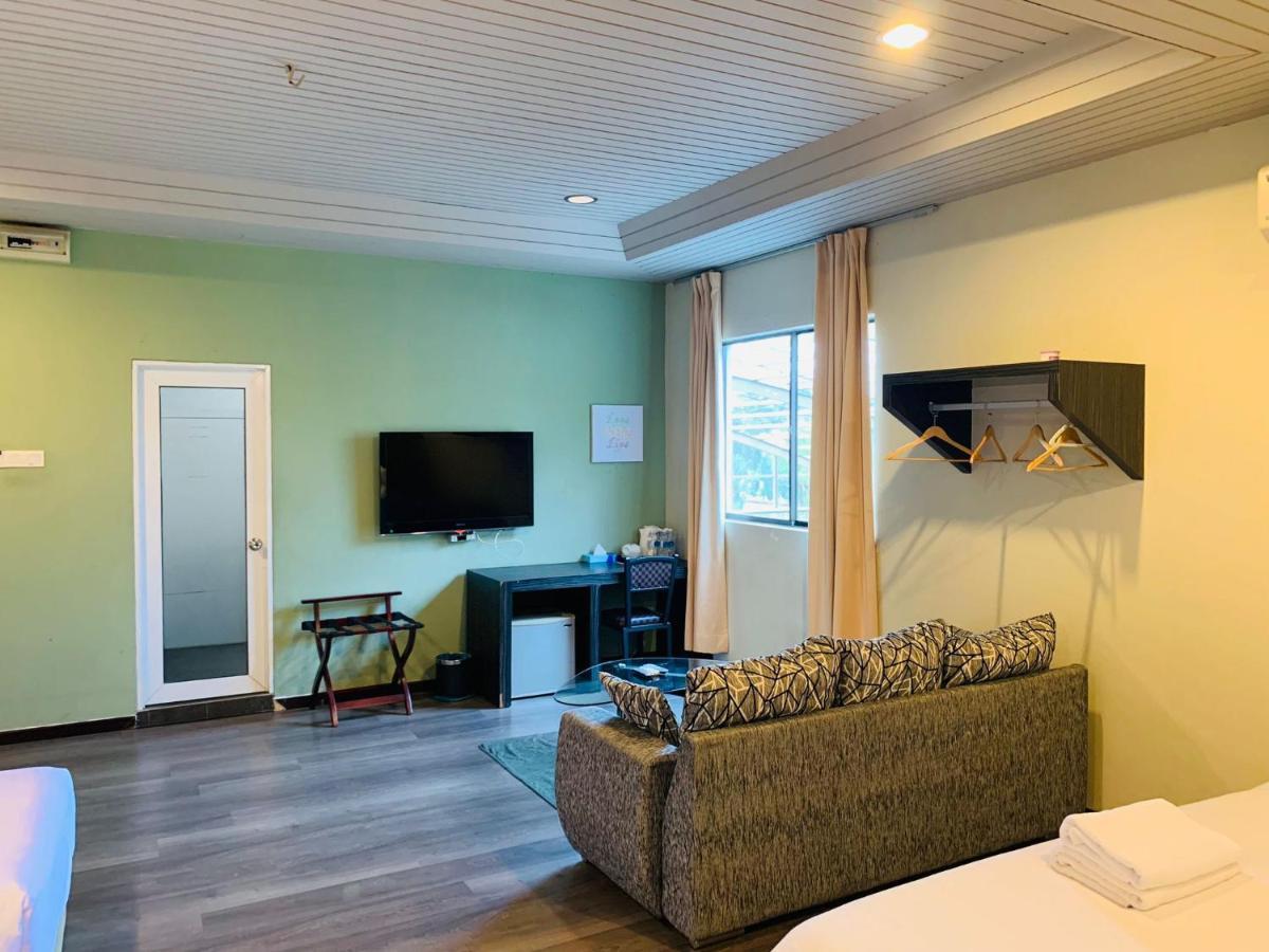 I Garden Hotel ايبوه المظهر الخارجي الصورة